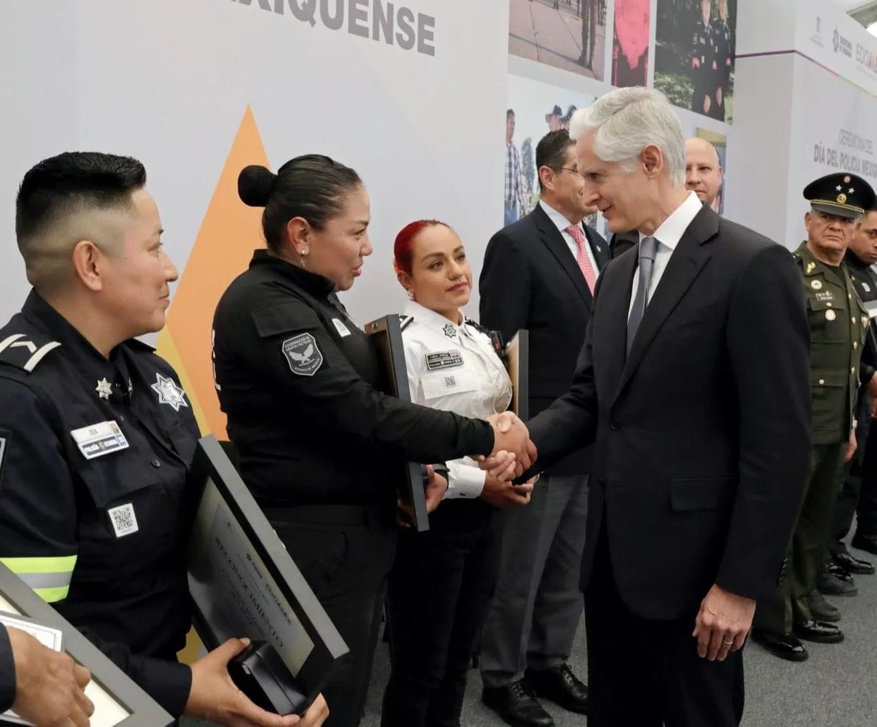 EE7BA822-ED04-4A11-B0E6-FC0A4B84CD8E