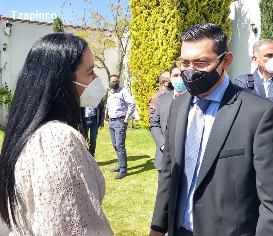 24FB8A4C-BE86-460A-A9A6-602775198511