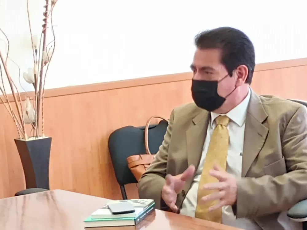 8E63B326-06A5-4195-9283-61F21D6B722A