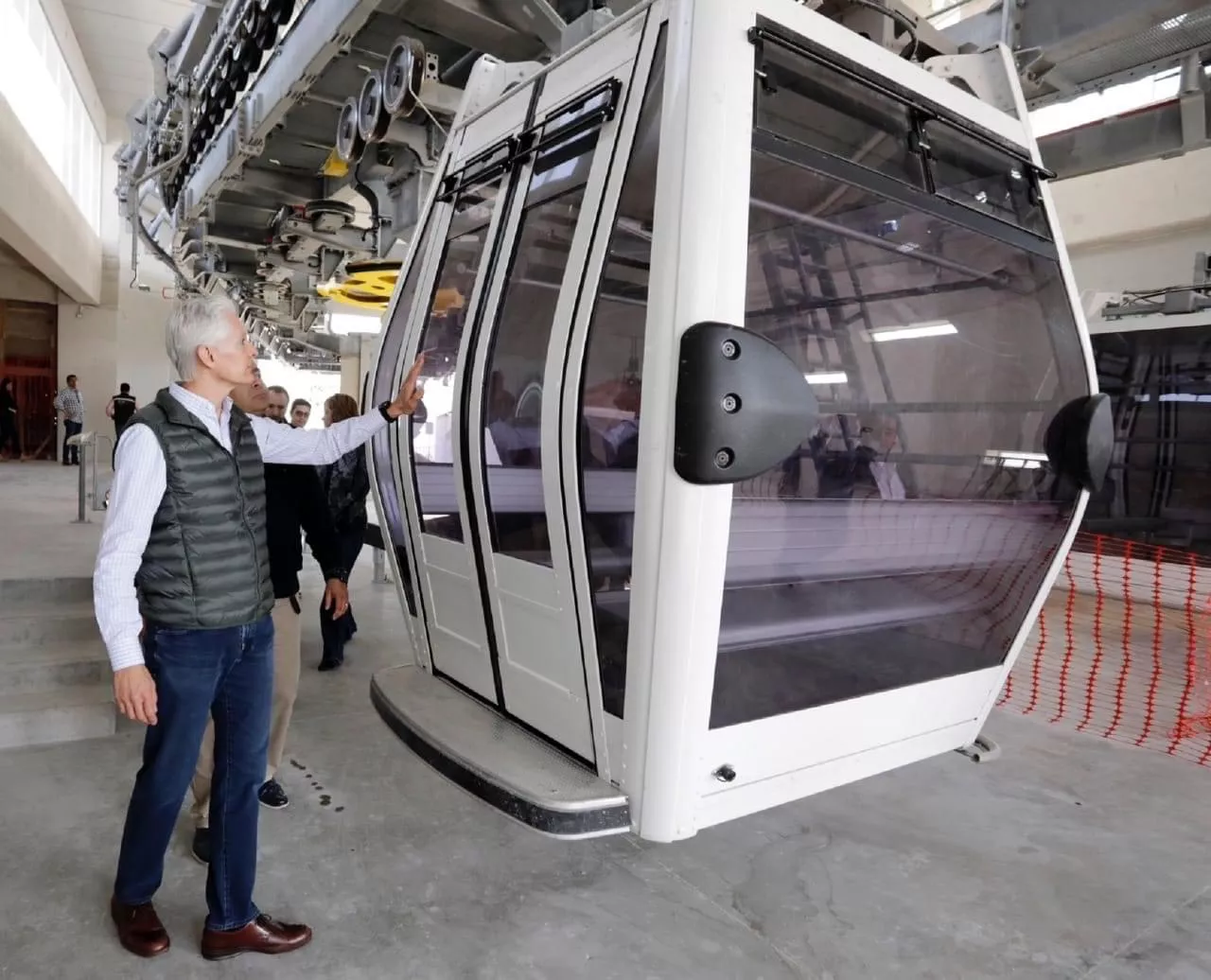 6F00B985-683F-4C6F-B431-355579C9D22D