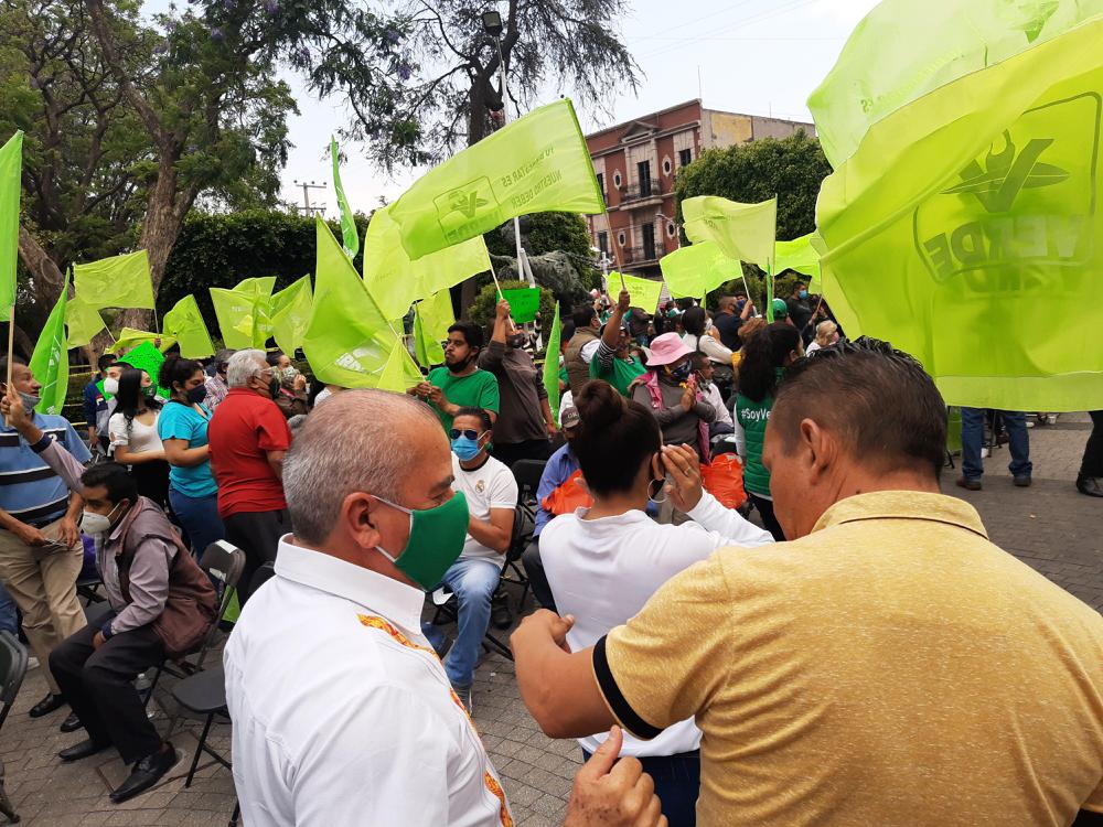 CDC531A0-9903-4115-A14E-5E7A18EAB405