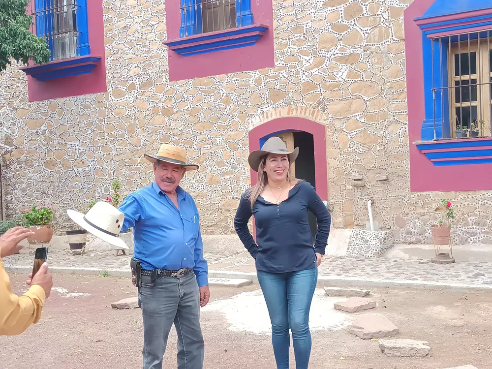 07D4DFB8-EB5B-4853-BB50-DB37C26A1688