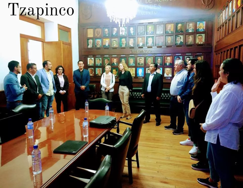 9B640772-4199-4C8B-8056-3363D4C005A6