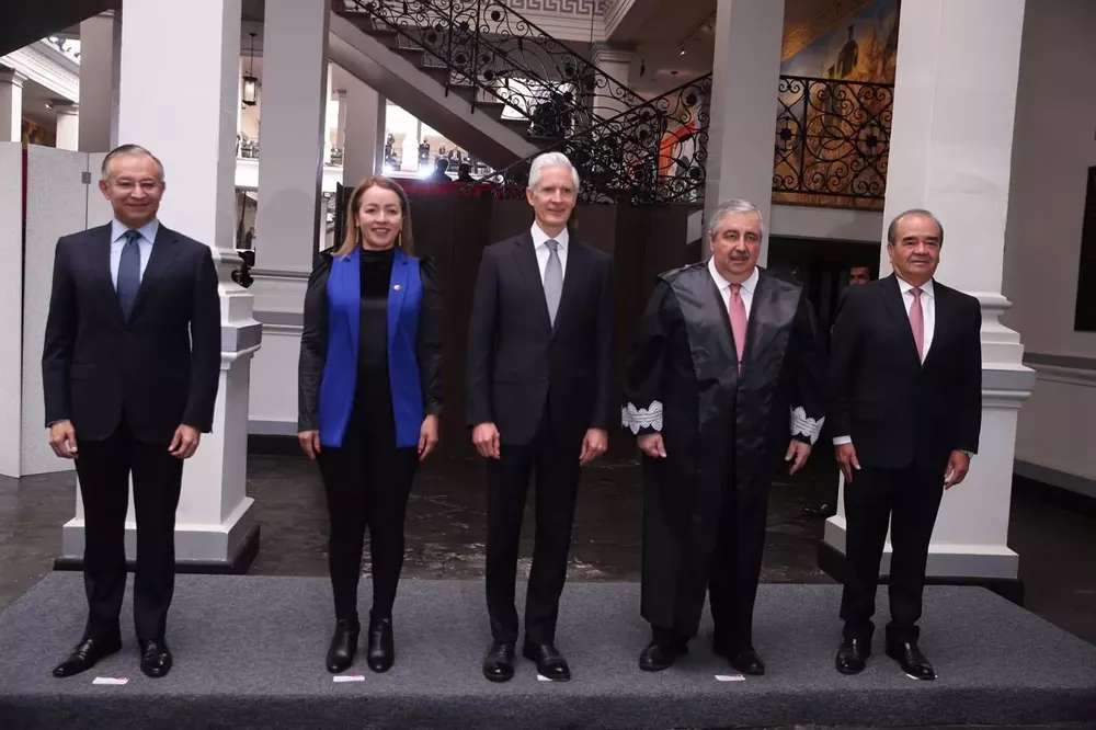 84556048-7BA1-4029-9E4B-98D62F2A3D1F