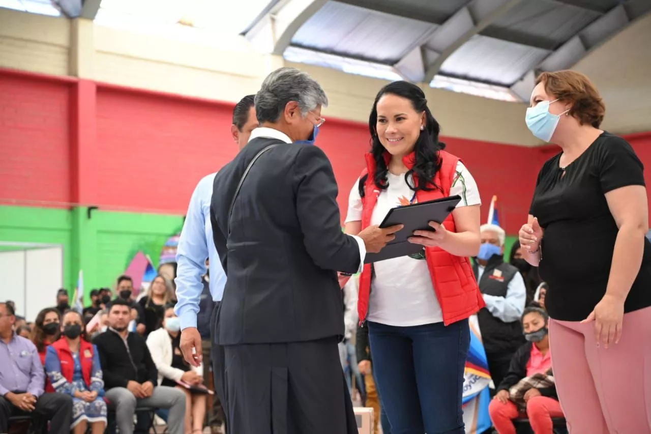 6EF656DB-B56D-4075-B016-55C6CCBF3DC6