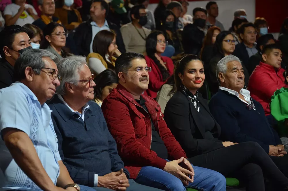 5BF28773-3EB2-4E2A-9801-0A1814EEF068