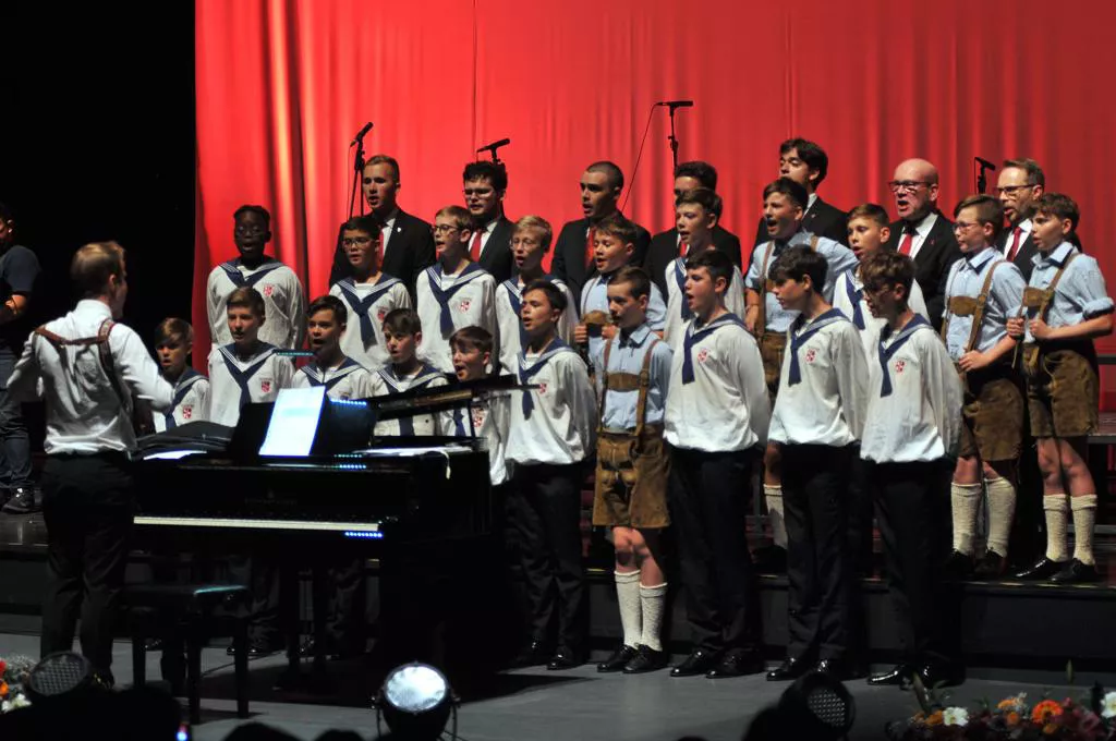 B4274DD1-1BEE-43CB-A74B-BD0028E08C97