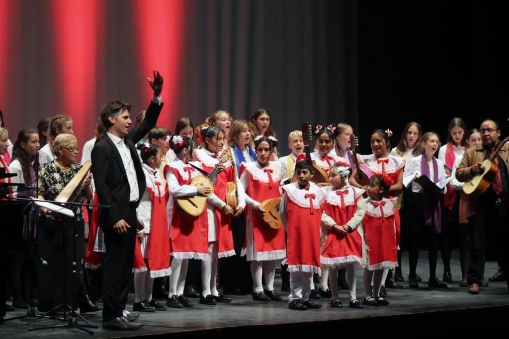 60C8C562-E667-4F59-841E-F15E95E54B69