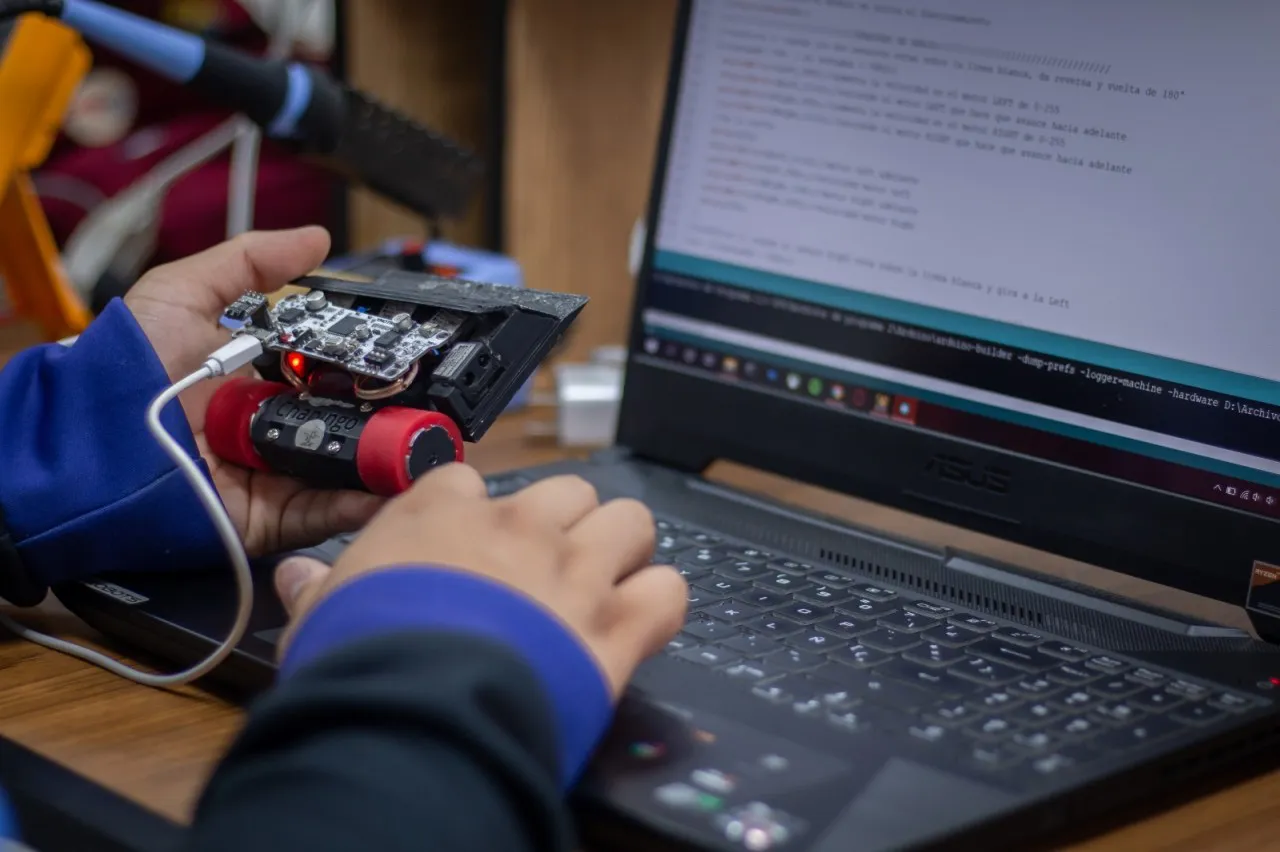 4FEB90C7-34E7-4290-AF98-17D6AA1942CC