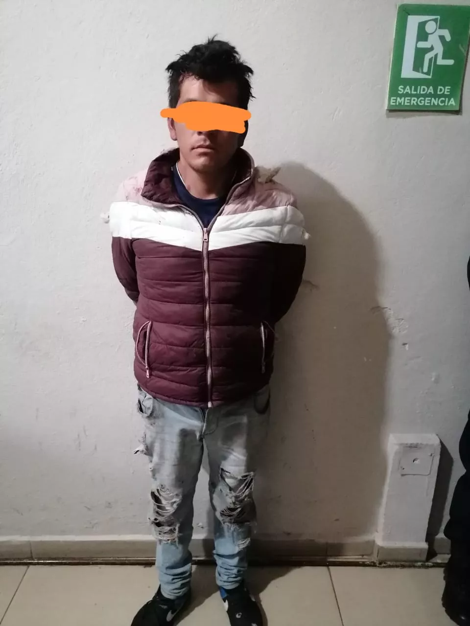 6E3AECC2-F556-4F3B-B538-1E27CF3FFED1