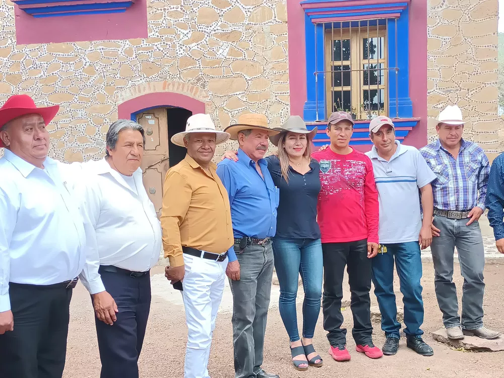 EC8AA4F9-62E2-4442-BF4D-630F26013688