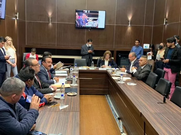 5D84F55B-1DEB-496E-94C8-D75D412A5A4E