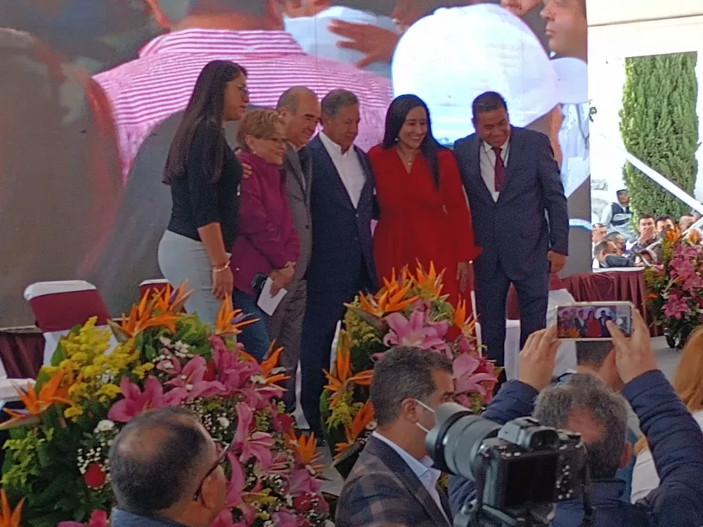 73998992-FCE9-49BE-B3C7-D26A3E3CAB5C