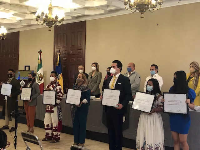 4E662A95-E9EE-43FE-ABA6-E788C90F0980