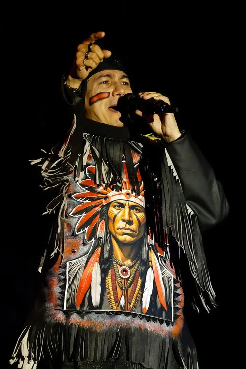 facebook_1759575668833_7380195266091567818