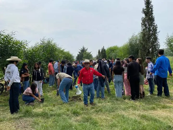 facebook_1726518327706_7241542727971974483