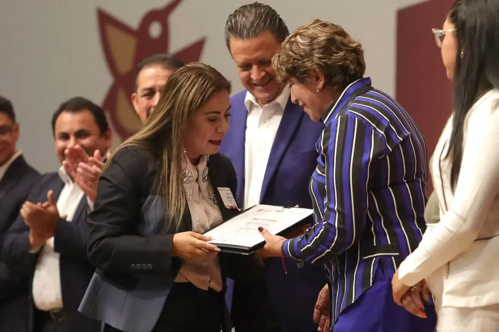 1E12ED5C-5C3C-4F02-BDE6-0832D5A3AA1B