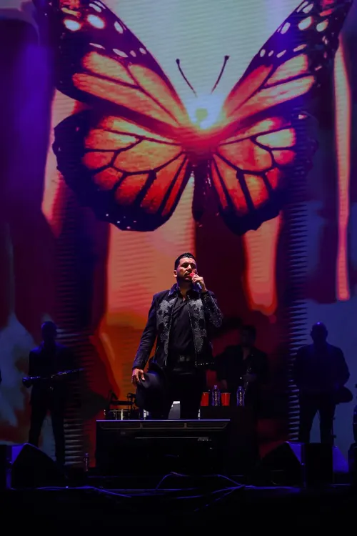 facebook_1759575604635_7380194996825730369