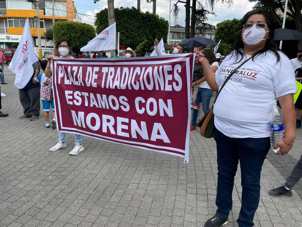 Candidatos de MORENA en Texcoco, marchan con comerciantes que muestran su  apoyo