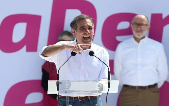 marcha-democracia-lorenzo-cordova-ine-reformas-constitucion-zocalo-180224-1-700x438