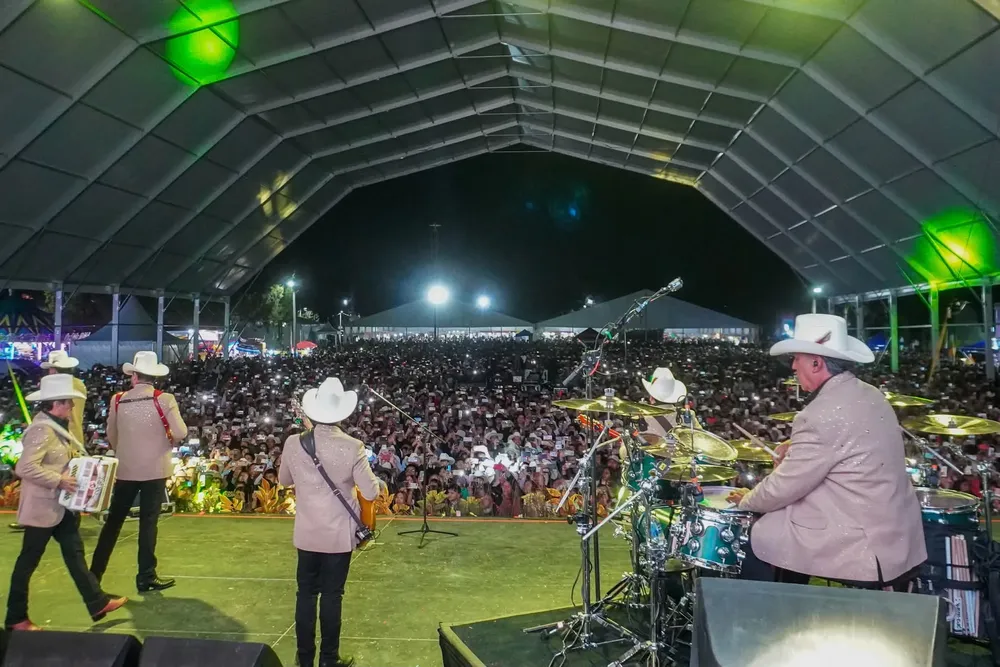 facebook_1760364573947_7383504173967920536