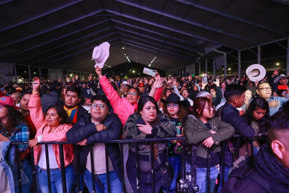 facebook_1759680712502_7380635851172754830