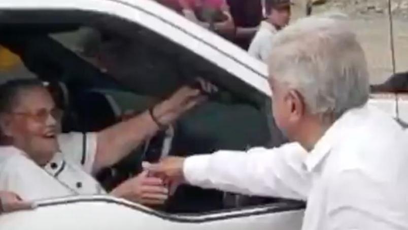 amlo-y-la-mama-del-chapo