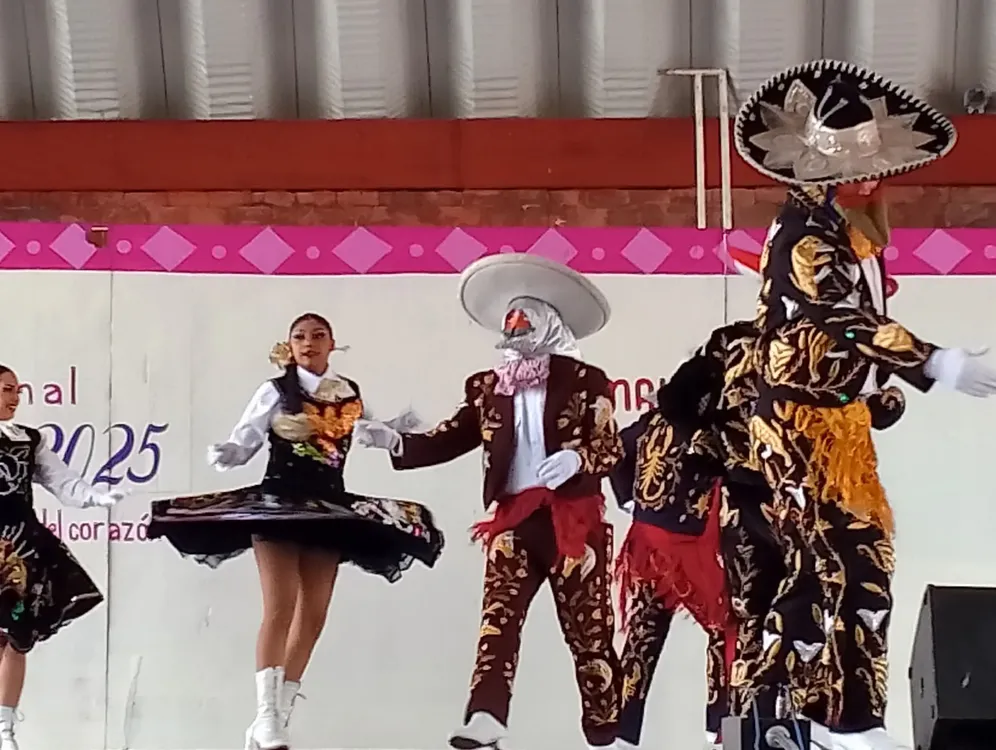 facebook_1761136675490_7386742602556895545